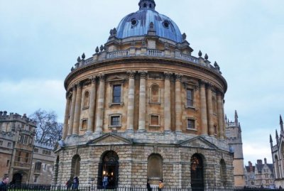 ​英国大学排名前十的大学：牛津剑桥位列前两名