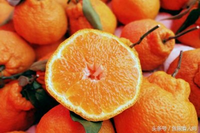 ​丑桔遍布青岛水果市场 味道甜美 价格从10块钱一斤降至5块以下