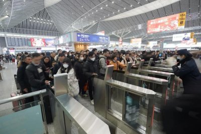 ​2月14日全国铁路预计发送旅客1420万人次