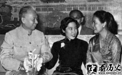 ​王光美年轻时候的照片