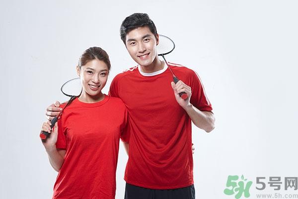 打羽毛球有什么好处？打羽毛球有什么坏处？
