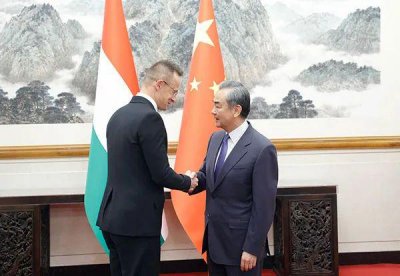 ​王毅会见他：中方赞赏！