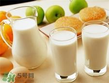纯牛奶可以做面膜吗?纯牛奶做面膜后还用洗掉吗?