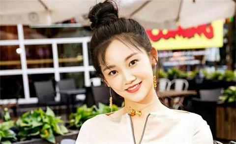 主动找女生聊天的开头