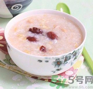 花生皮能不能吃？花生能和螃蟹一起吃吗？