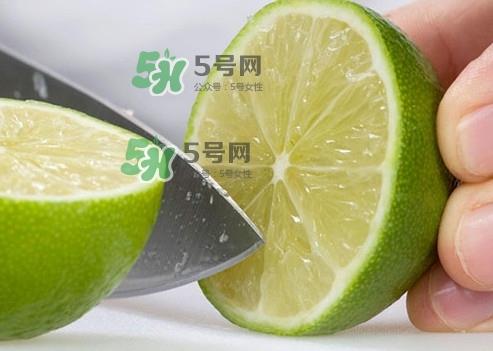 青柠檬泡完水皮怎么变颜色了？青柠檬怎么腌制好