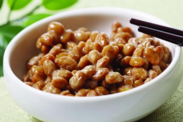 纳豆是豆豉吗 纳豆是什么东西做成的