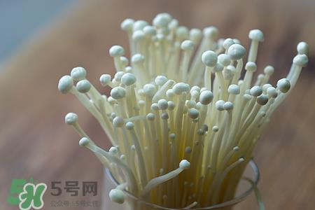 金针菇放冰箱一个星期还能吃吗?金针菇放冰箱可以保存多久
