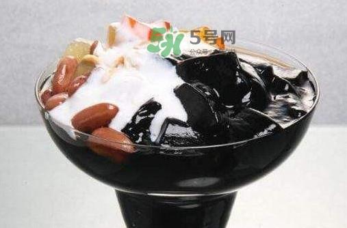 烧仙草是黑凉粉吗？烧仙草和黑凉粉的区别