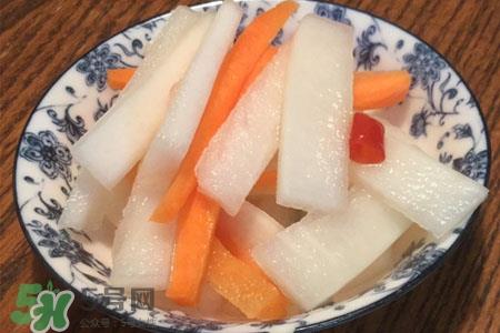 腌萝卜要放水吗？腌萝卜里面加水吗？