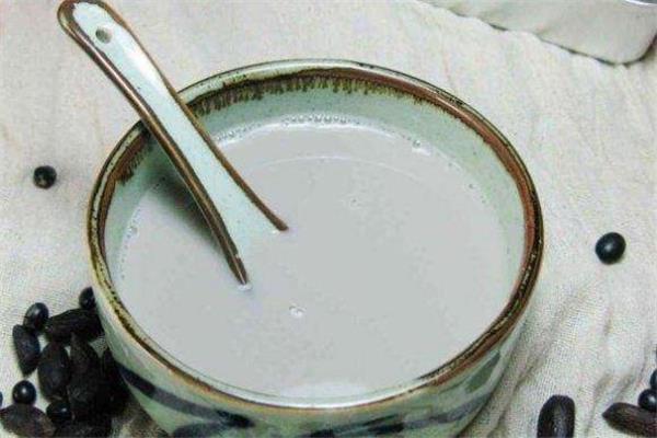 黑豆浆可以空腹喝吗 黑豆浆哪些人不适合喝