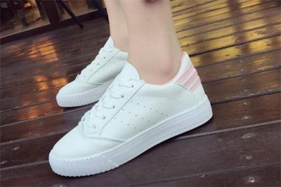​穿小白鞋配什么袜子？小白鞋袜子搭配图片