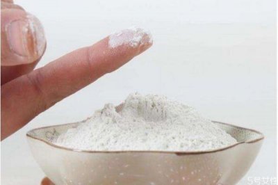 ​珍珠粉应该怎么去除黑头 珍珠粉去除黑头的方法