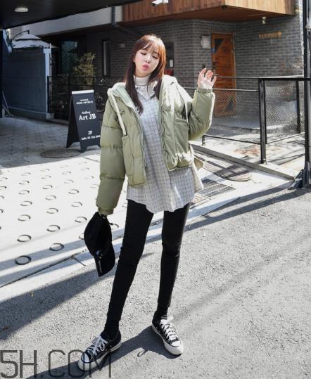 绿色羽绒服怎么搭配？绿色羽绒服搭配图片