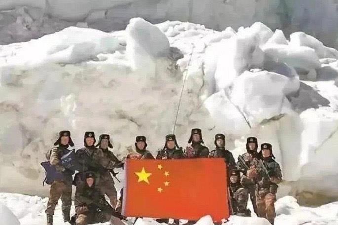 探秘诋毁戍边英雄 网民辣笔小球被批捕  1