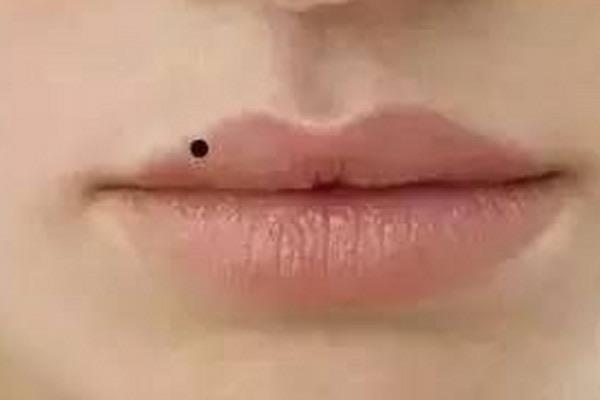 探秘女人10处有痣是富贵痣，女人身上那些地方有痣是富贵痣  2