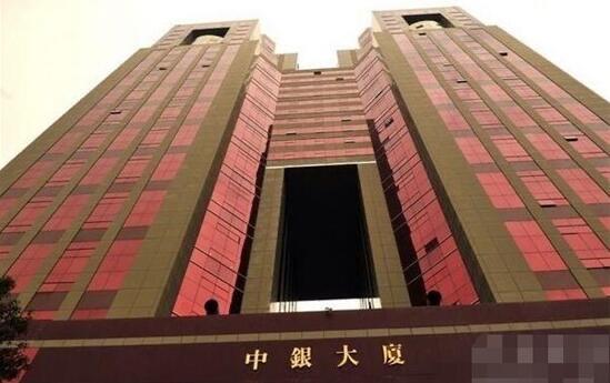 探秘深圳中银大厦为何是红色（红色的外表墙面可以震邪）  2