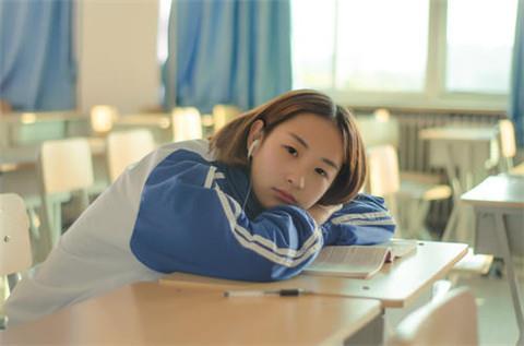 如何劝解后妈与女朋友的争吵？有效的方法与技巧