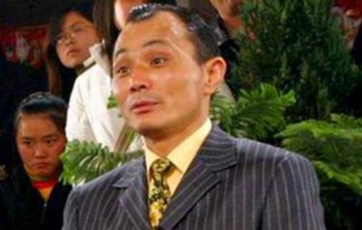 ​亚洲赌王尧建云：身价千万,因出千致残,身高从1米7变1米3