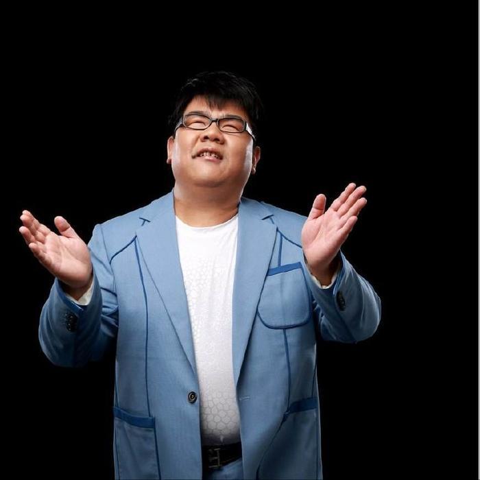 盲人歌手杨光近况，上《星光大道》一夜成名，目前还是单身