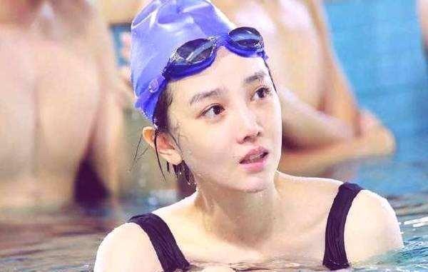 中国游泳运动员因身材“丰满”退役，被迫转娱乐圈，结果一炮而红
