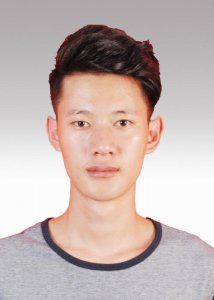 ​俄底比拉，多次挪用村集体资金用于赌博、购买体彩、归还个人贷款等，数额巨大