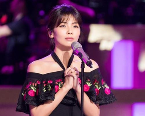40岁刘涛大女儿近照，简直才貌双全！网友：你们家还缺女婿吗？