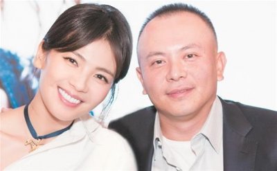 ​40岁刘涛大女儿近照，简直才貌双全！网友：你们家还缺女婿吗？