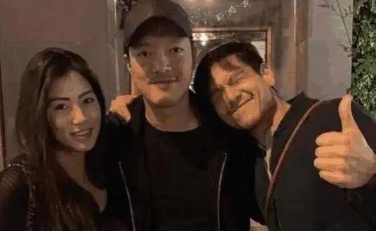 8块腹肌都失色于男神颜值？彭于晏近照脱发吐舌，网友：不在乎