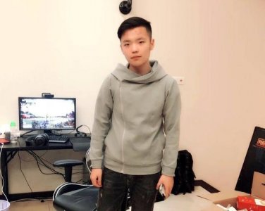 ​孤存事件愈演愈烈,韦神女友蜜蜂微博爆料孤存比赛前喝到吐!