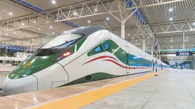 ​新型复兴号动车组首次成都开跑