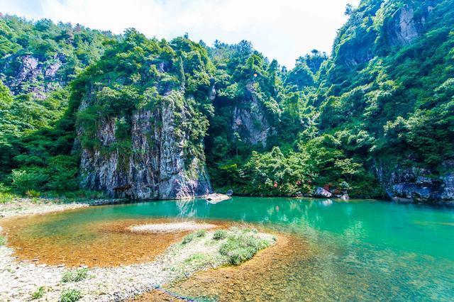 这里是中国山水诗的摇篮，四季的风景都足以媲美九寨沟，你想去吗