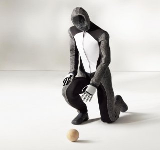 ​逼真到被打假！OpenAI投的机器人身穿衣服做家务，被怀疑人类套壳拍视频