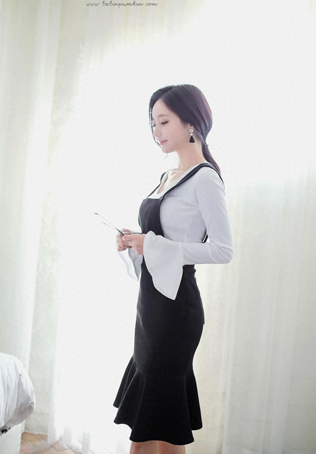 孙允珠：黑色人鱼裙摆美式背带衣裙