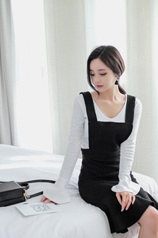 孙允珠：黑色人鱼裙摆美式背带衣裙