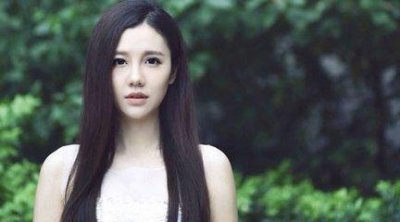 ​央视美女主播：刘语熙