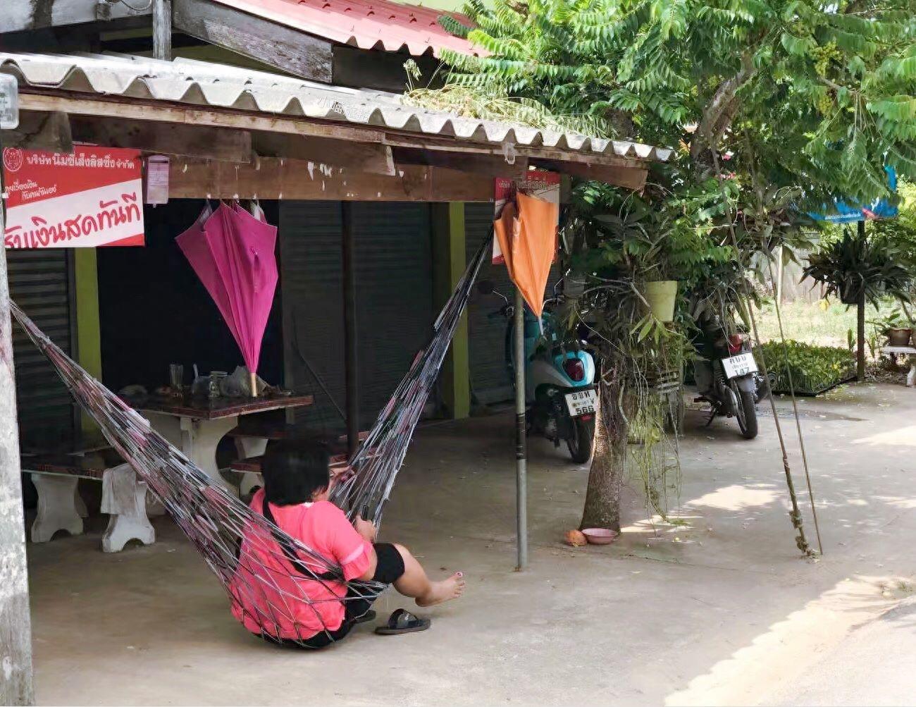 提到金三角很多人觉得乱，当地人真实生活是什么样的？