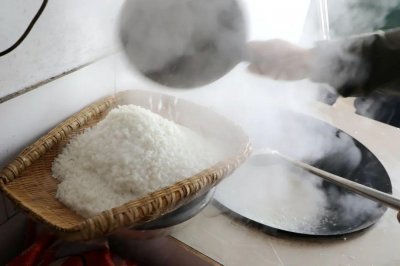 ​老物件：你认识筲箕吗？80年代农村柴火灶煮饭经常用到