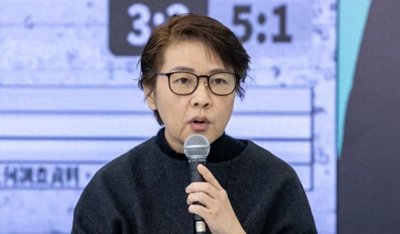 ​政治变色龙！黄珊珊从蓝到白再到绿，典型的台湾政客投机嘴脸