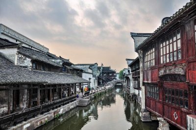 ​茅盾的社会时代性小说