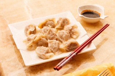 ​芹菜饺子这样调馅最好吃，不腥不腻，没有复杂的工序，清香爽口。