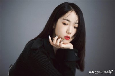 ​黄恩妃，清纯型的韩国女爱豆，精致成熟的容貌让人羡慕