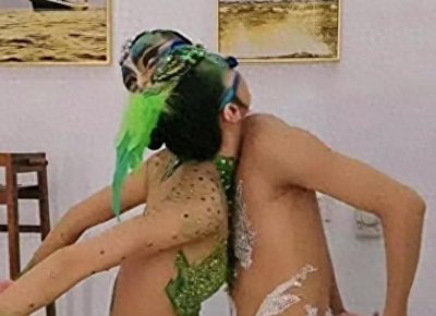 ​绝美孔雀舞：撩人心弦，触动底线！