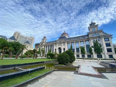 ​西安外事学院网红图书馆等你来打卡