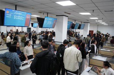 ​全流程智能化 无纸化！中国沈阳人力资源市场全新亮相——