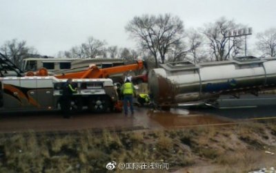 ​美国一卡车侧翻 18吨液体巧克力泄露成河