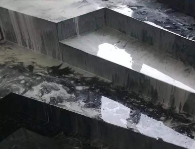 ​如今的自流平不再是普通的水泥地，铺完效果很惊艳，图案款式多样