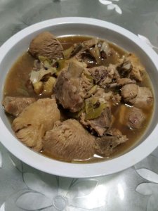 ​简单好吃的猴头菇炖排骨，秒变大厨
