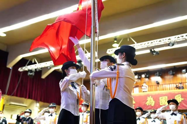 香港学校回归升旗（香江来信升挂国旗举行升旗典礼）(3)