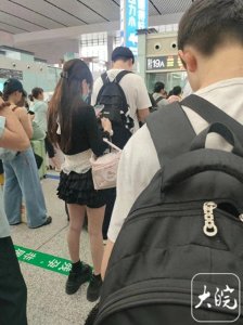 二等座票难买,合肥乘高铁到黄山旅客多